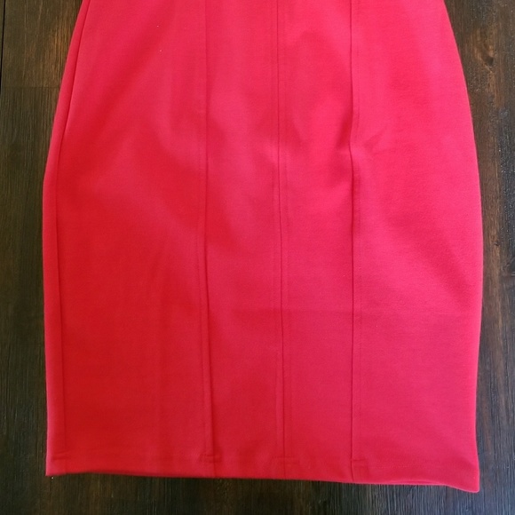 Boutique Midi Dress - Picture 3 of 3